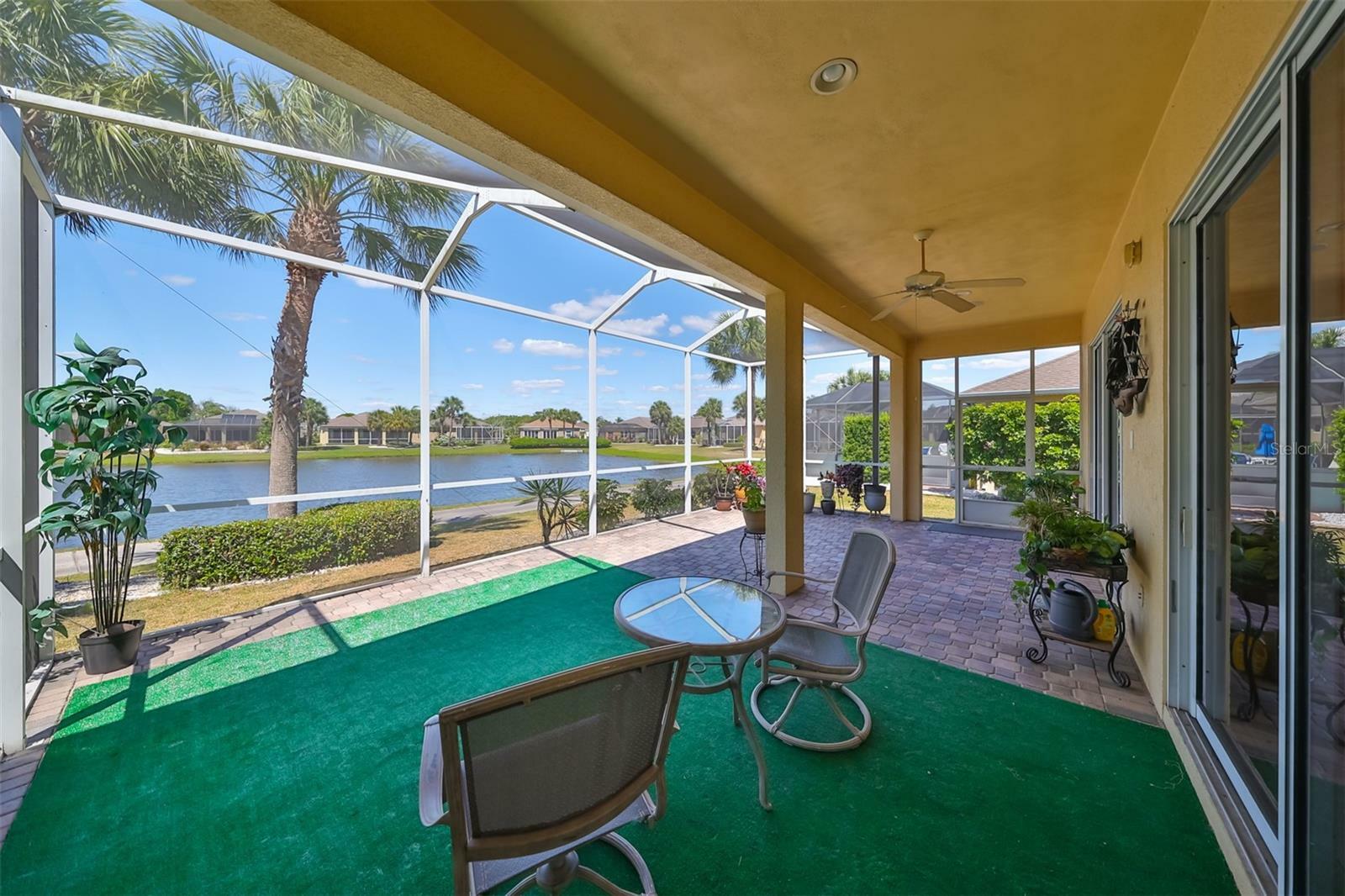 Property Photo:  1007 Emerald Dunes Drive  FL 33573 