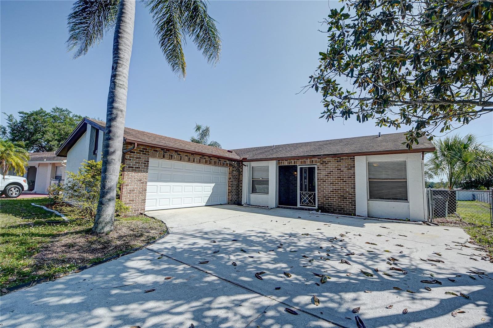 Property Photo:  435 Cart Ct  FL 34759 