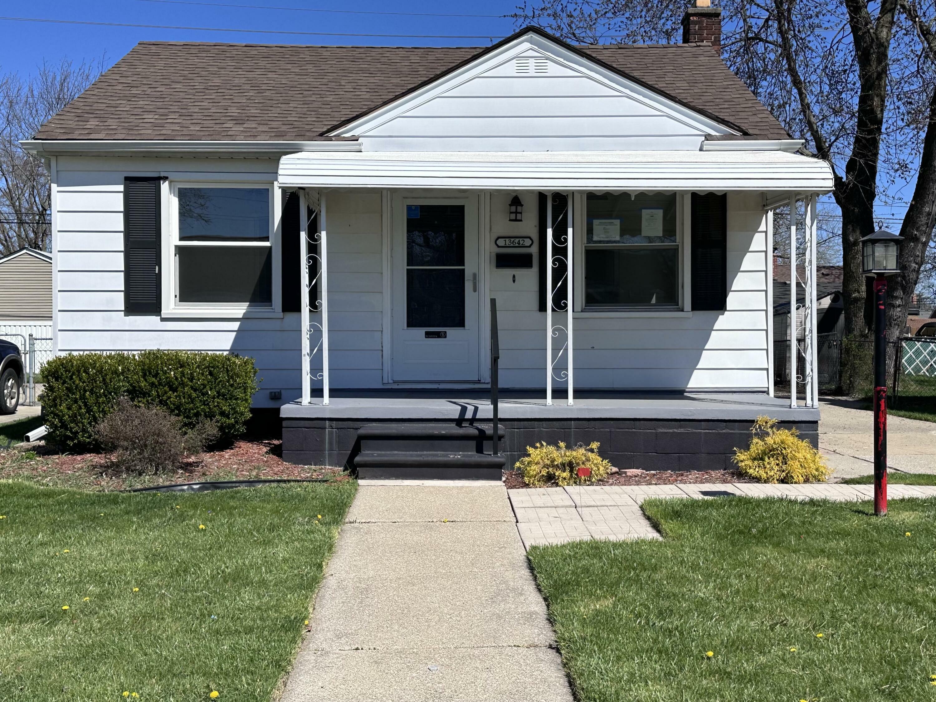 Property Photo: 13642 Birrell Street MI 48195