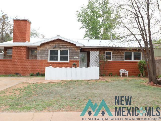 Property Photo: 805 W Yucca Avenue NM 88101-4134