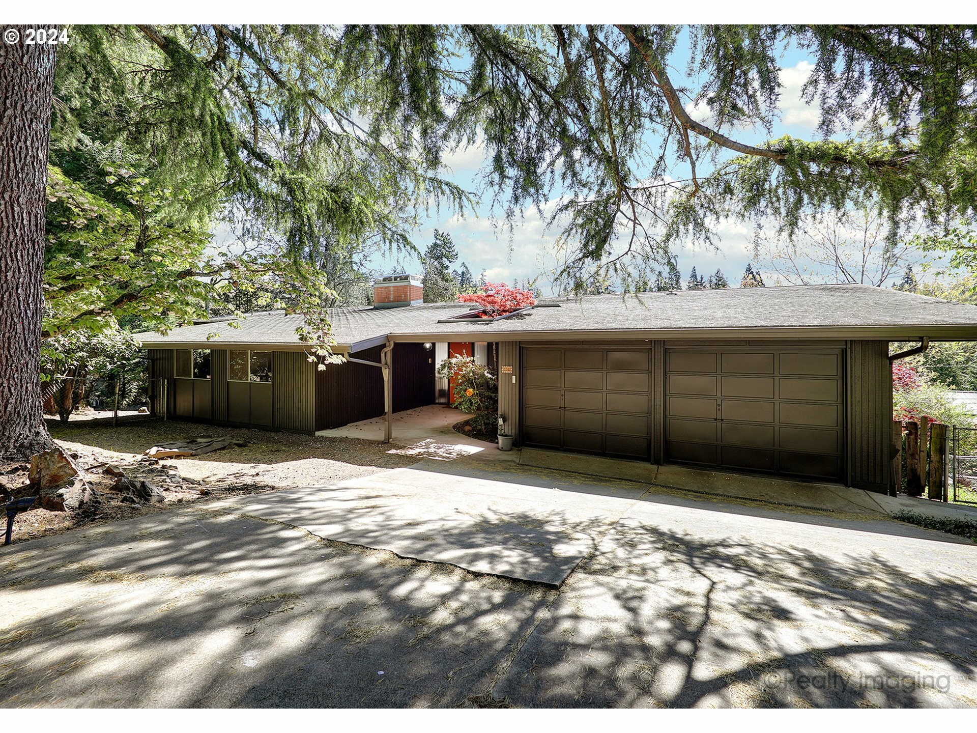 Property Photo:  3340 SW 70th Ave  OR 97225 