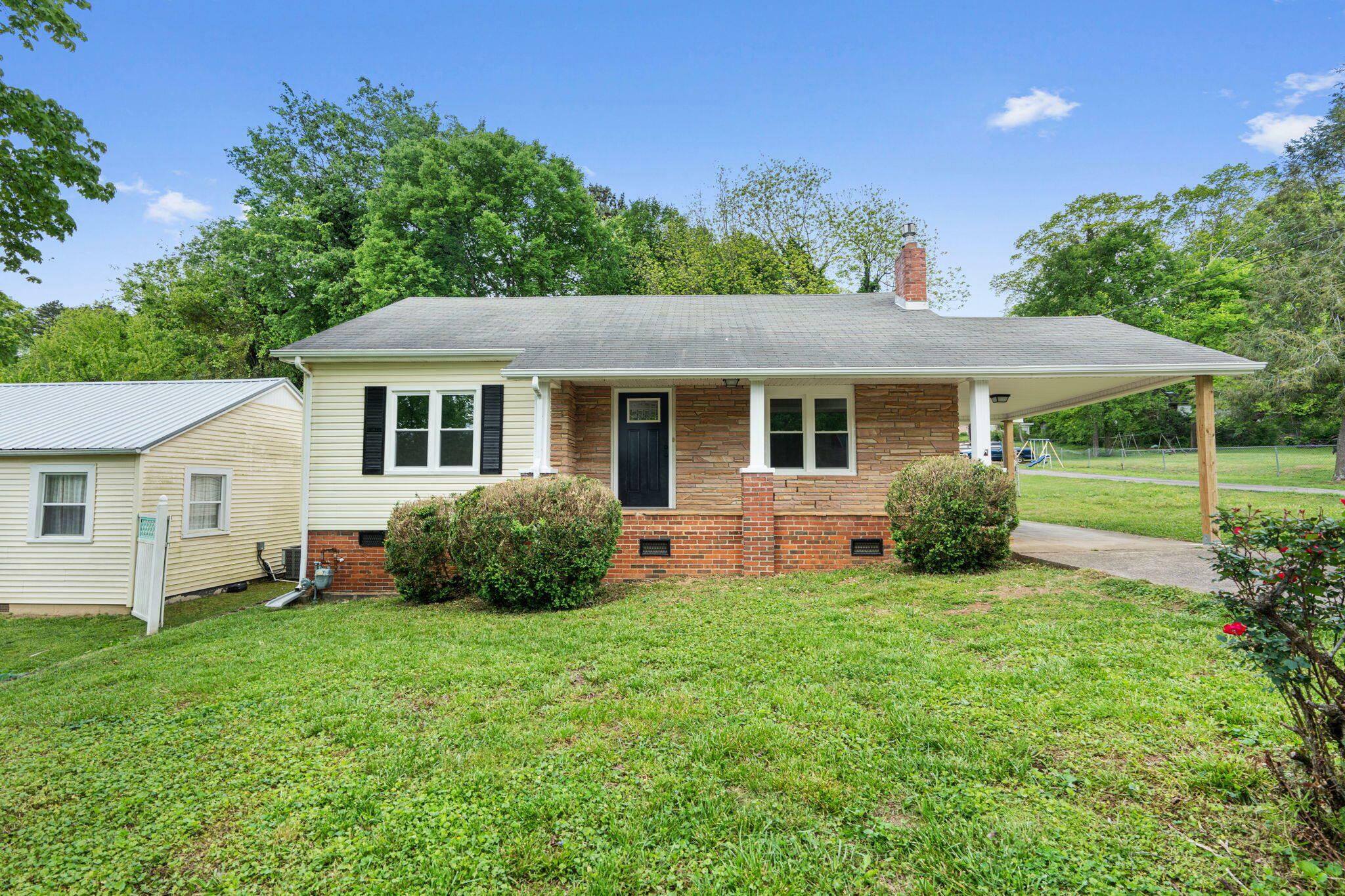 Property Photo:  308 Dixon Avenue  TN 37303 