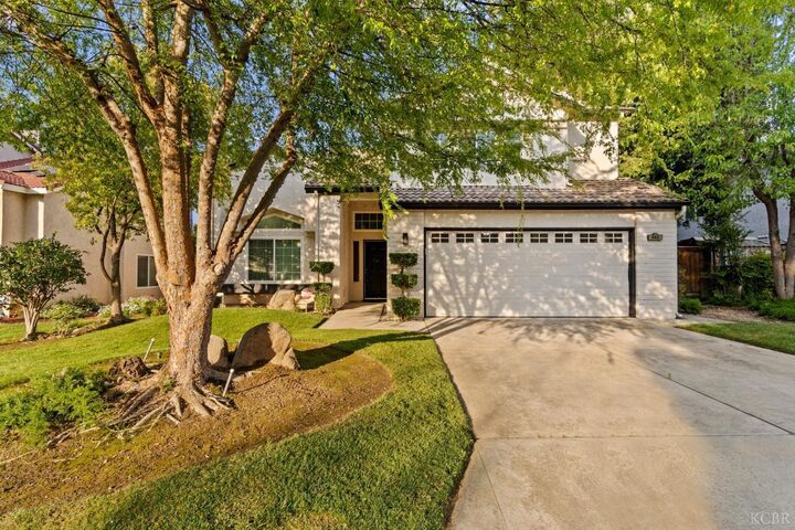 Property Photo:  992 E Buckhill Road  CA 93720 