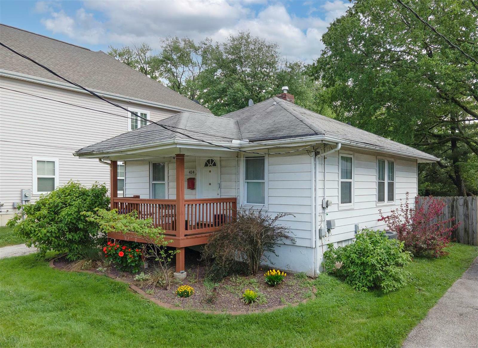 Property Photo:  414 Monroe Place  MO 63122 