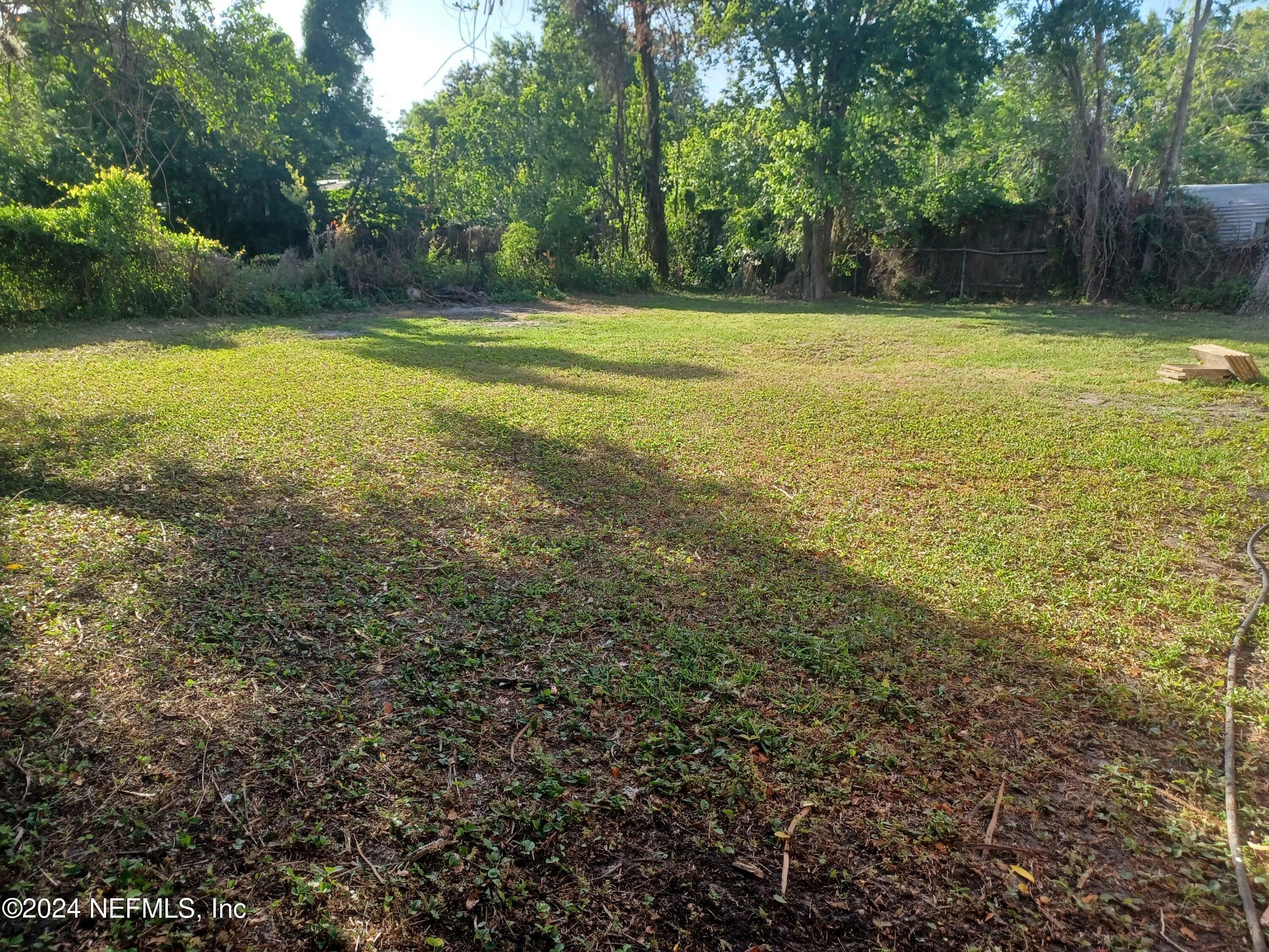 Property Photo: 2512 Rogero Road FL 32211