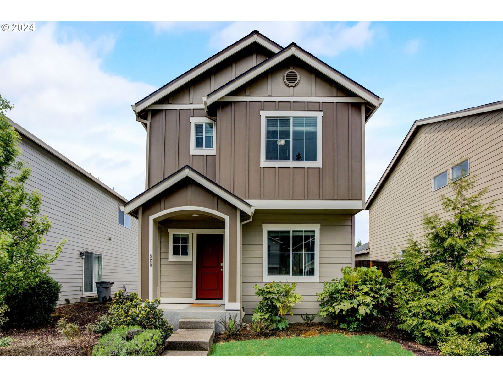 Property Photo:  520 NE 138th Pl  WA 98684 