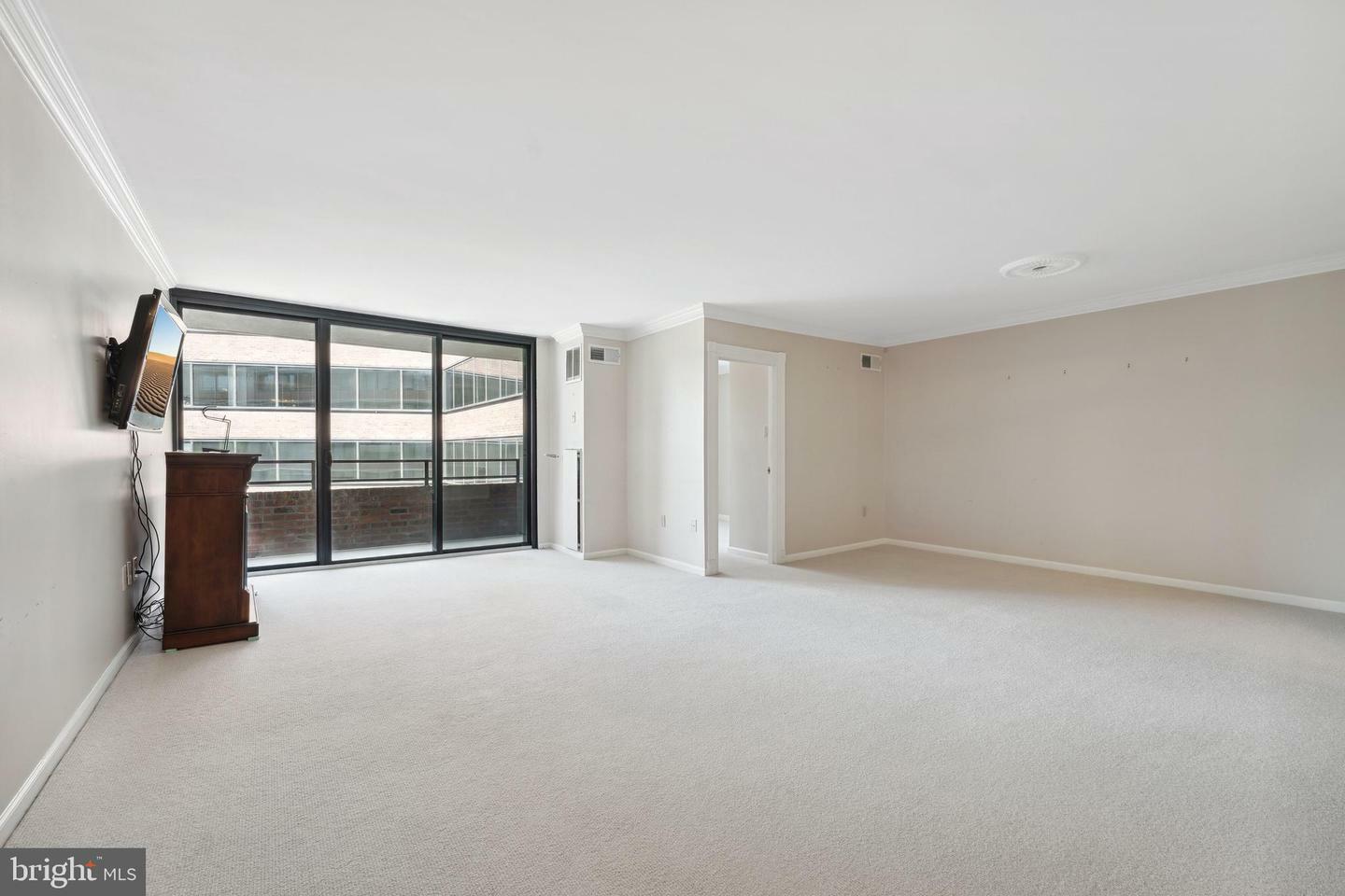 Property Photo:  2555 Pennsylvania Avenue NW 412  DC 20037 