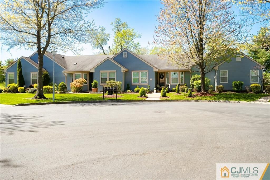 Property Photo:  17 Andrew Jackson Court  NJ 08831 