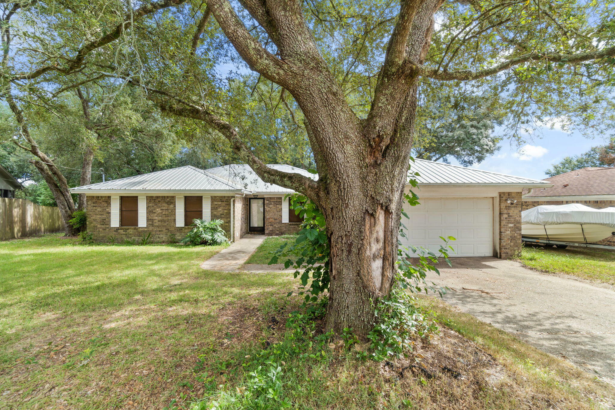 Property Photo:  2150 Yardly Drive  FL 32526 