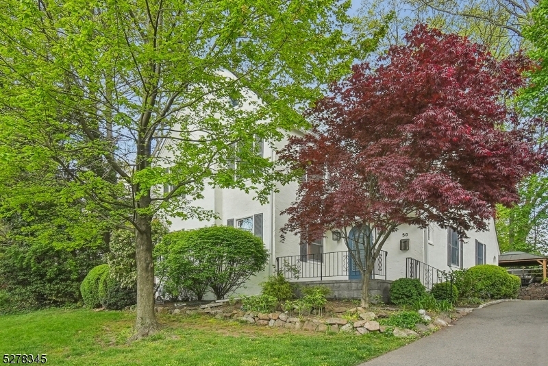 Property Photo:  50 Baltusrol Way  NJ 07078 