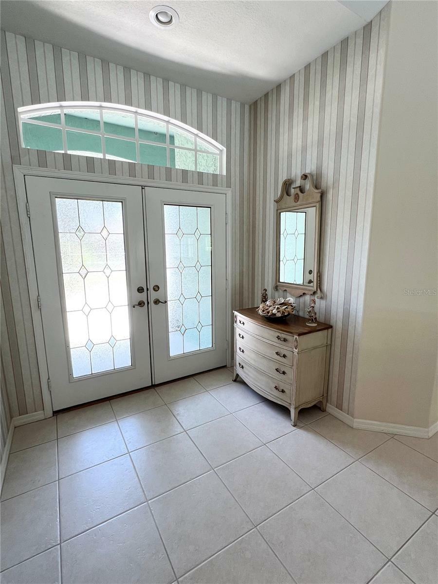 Property Photo:  2454 Sonoma Drive W  FL 34275 