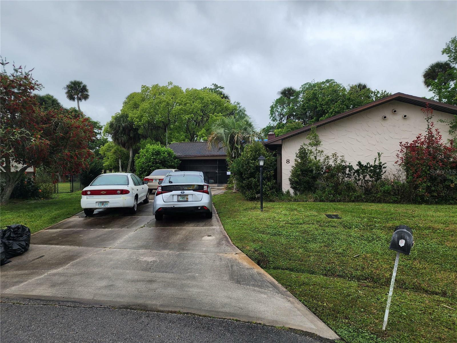 Property Photo:  8 Courtney Court  FL 32137 