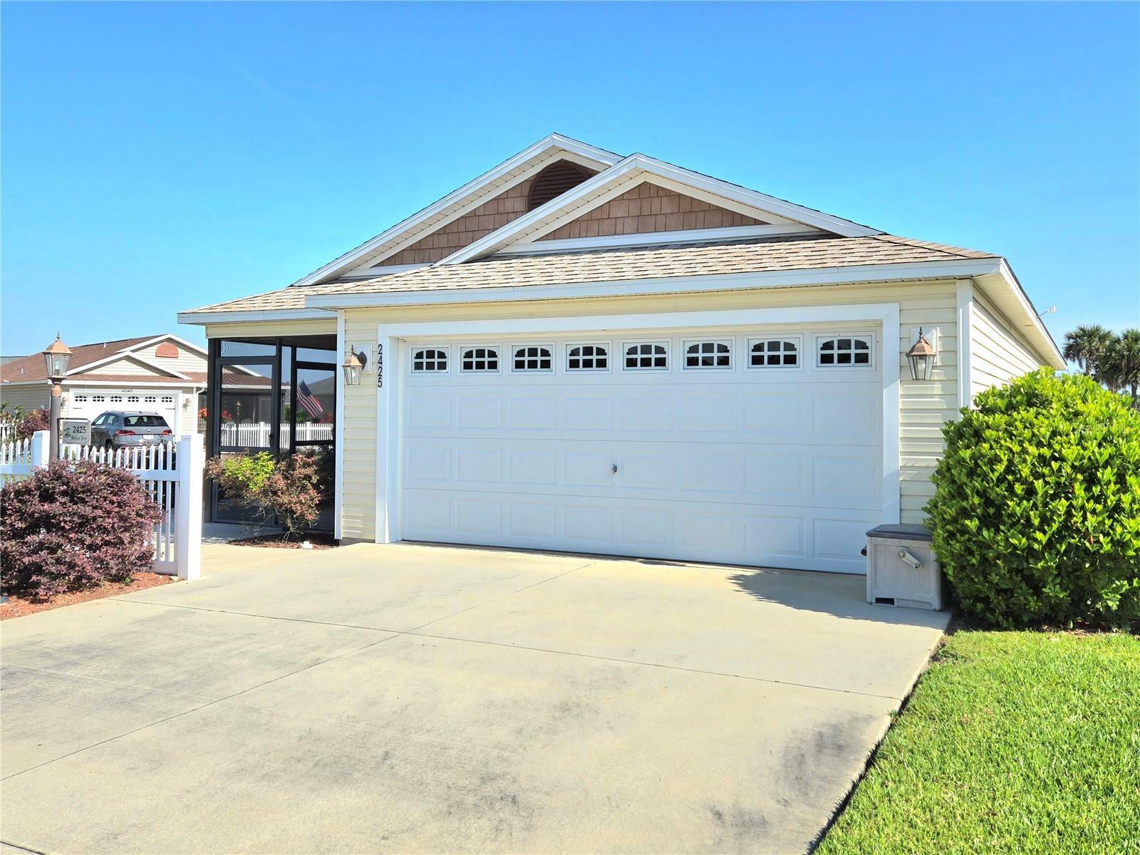 Property Photo:  2425 Kelly Place  FL 32163 