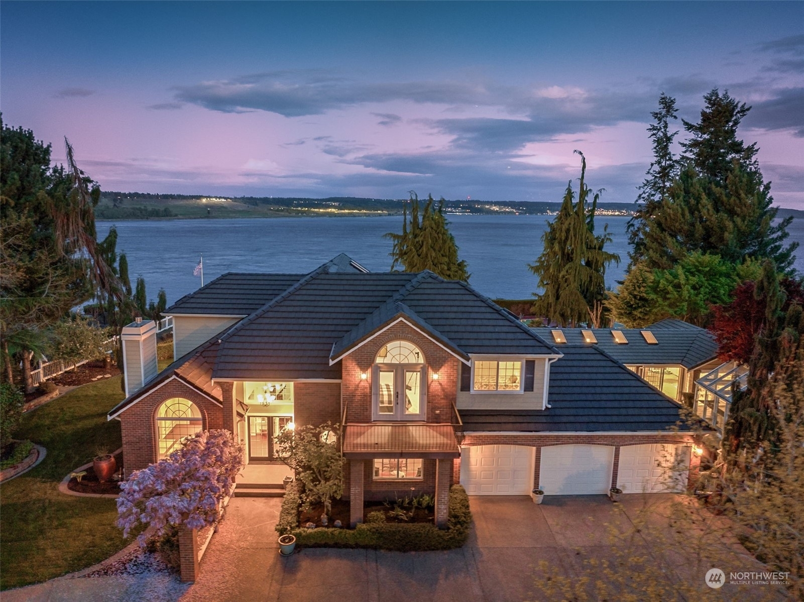 Property Photo:  1360 Pilchuck Heights  WA 98333 