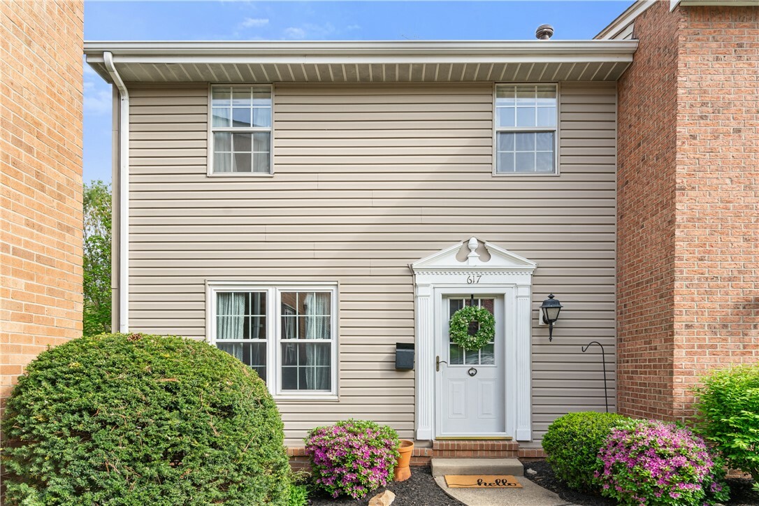 Property Photo:  617 Newton Square Drive  PA 15108 