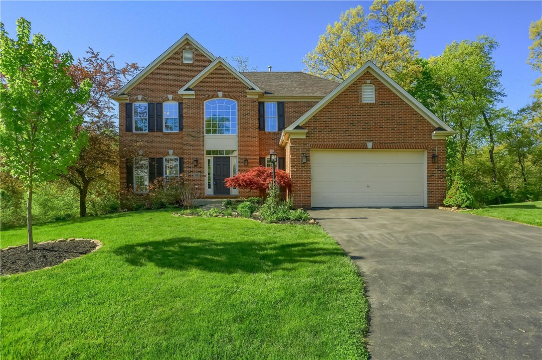 Property Photo:  170 Hunters Run Drive  PA 15108 