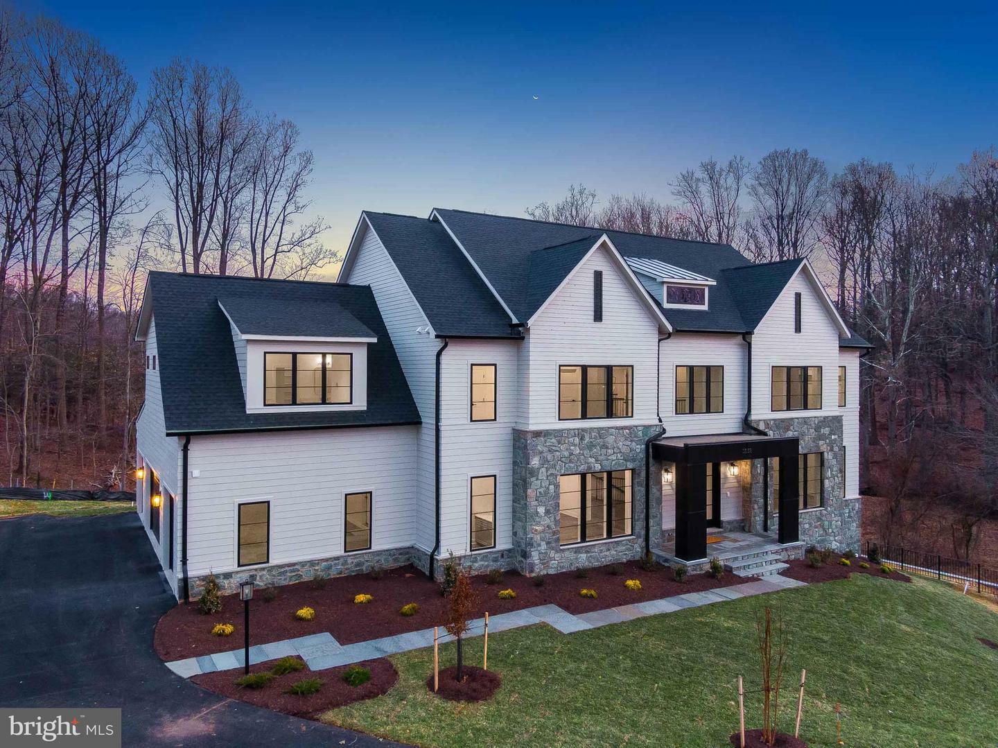 Property Photo: 3558 Orchid Pond Way VA 22124