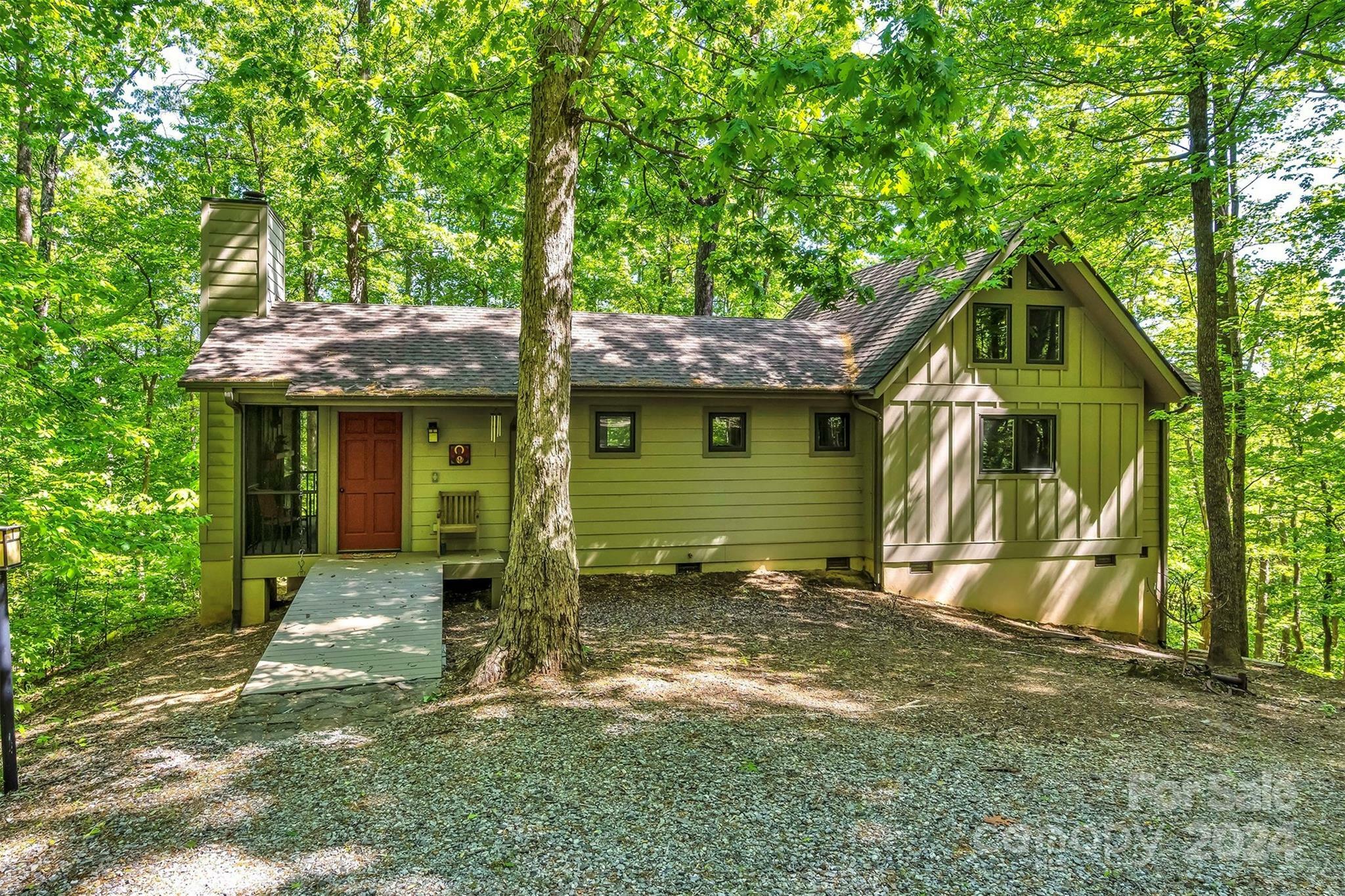 Property Photo: 1220 Skyuka Mountain Road NC 28722