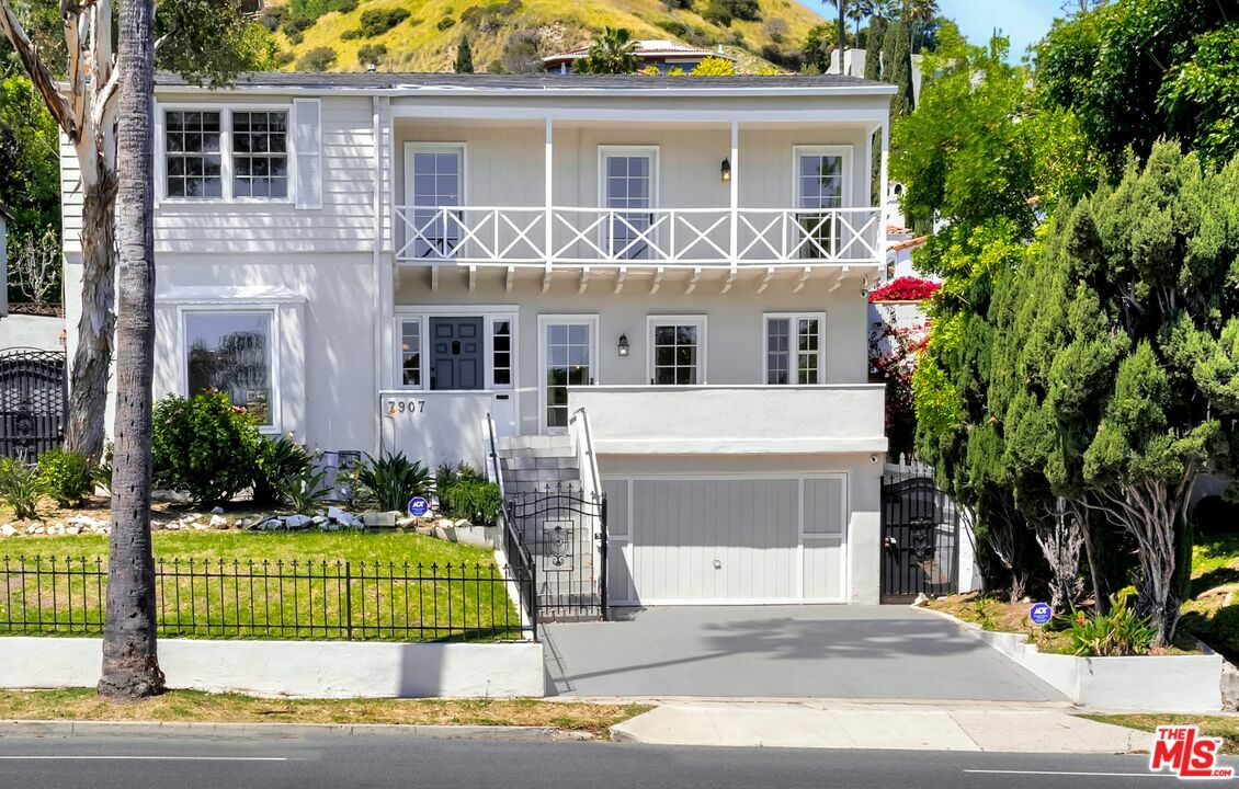 Property Photo:  7907   Hollywood Blvd  CA 90046 