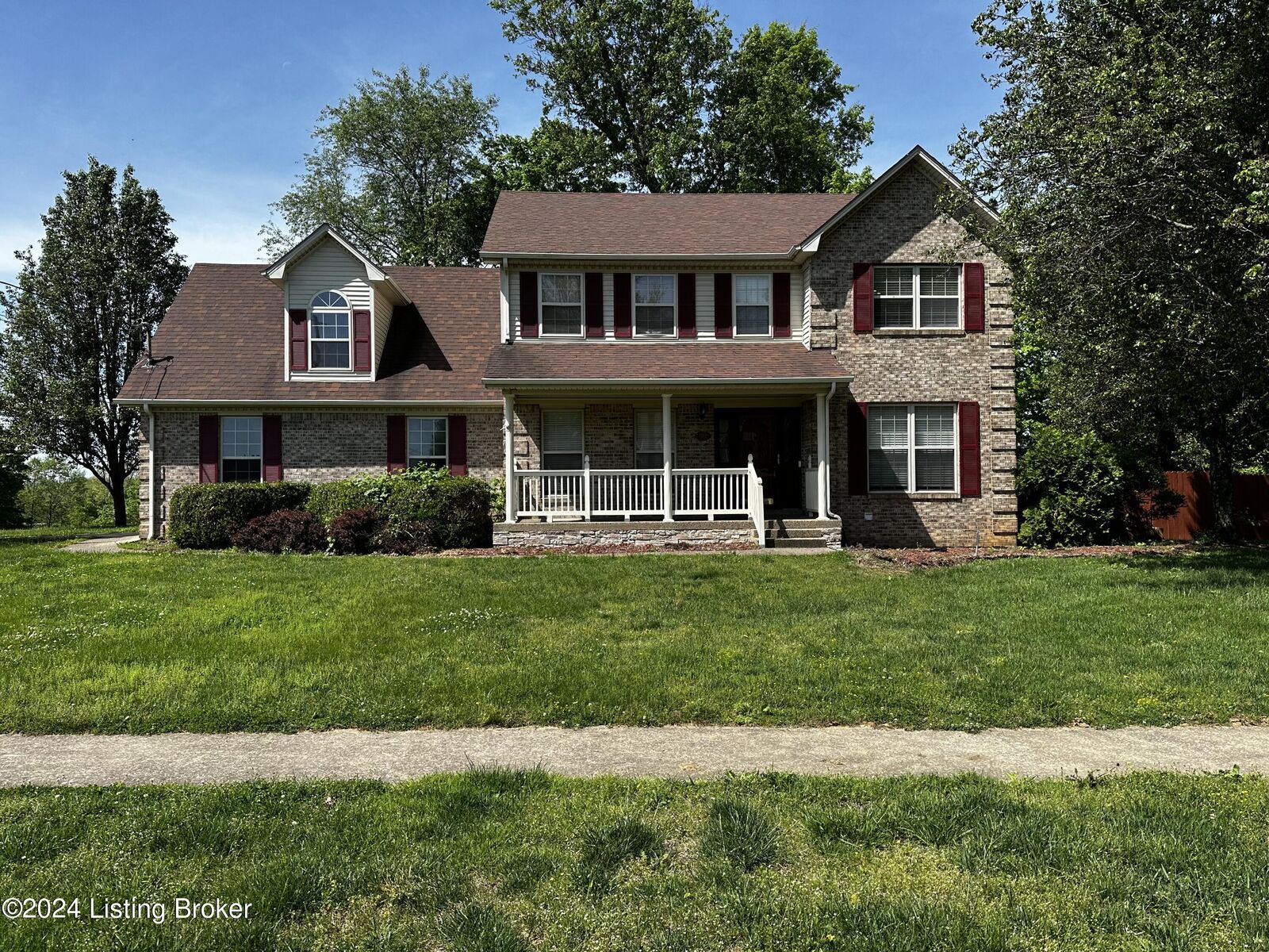 Property Photo: 7212 S Woodland Dr KY 40160