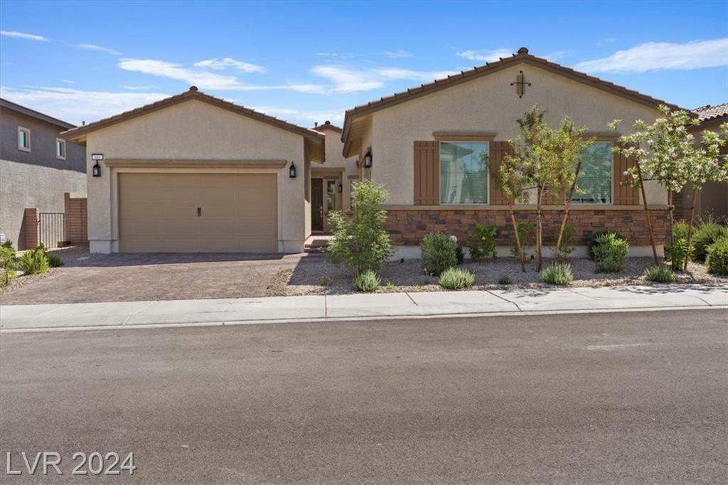 Property Photo: 692 Corelli Cove Street NV 89011