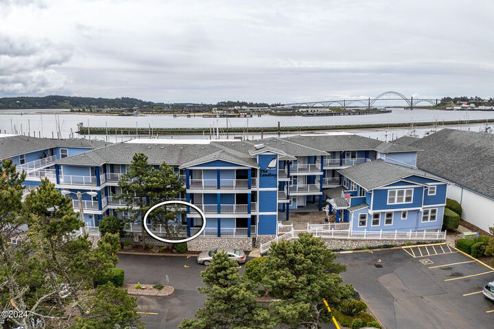890 SE Bay Boulevard 112  Newport OR 97365 photo