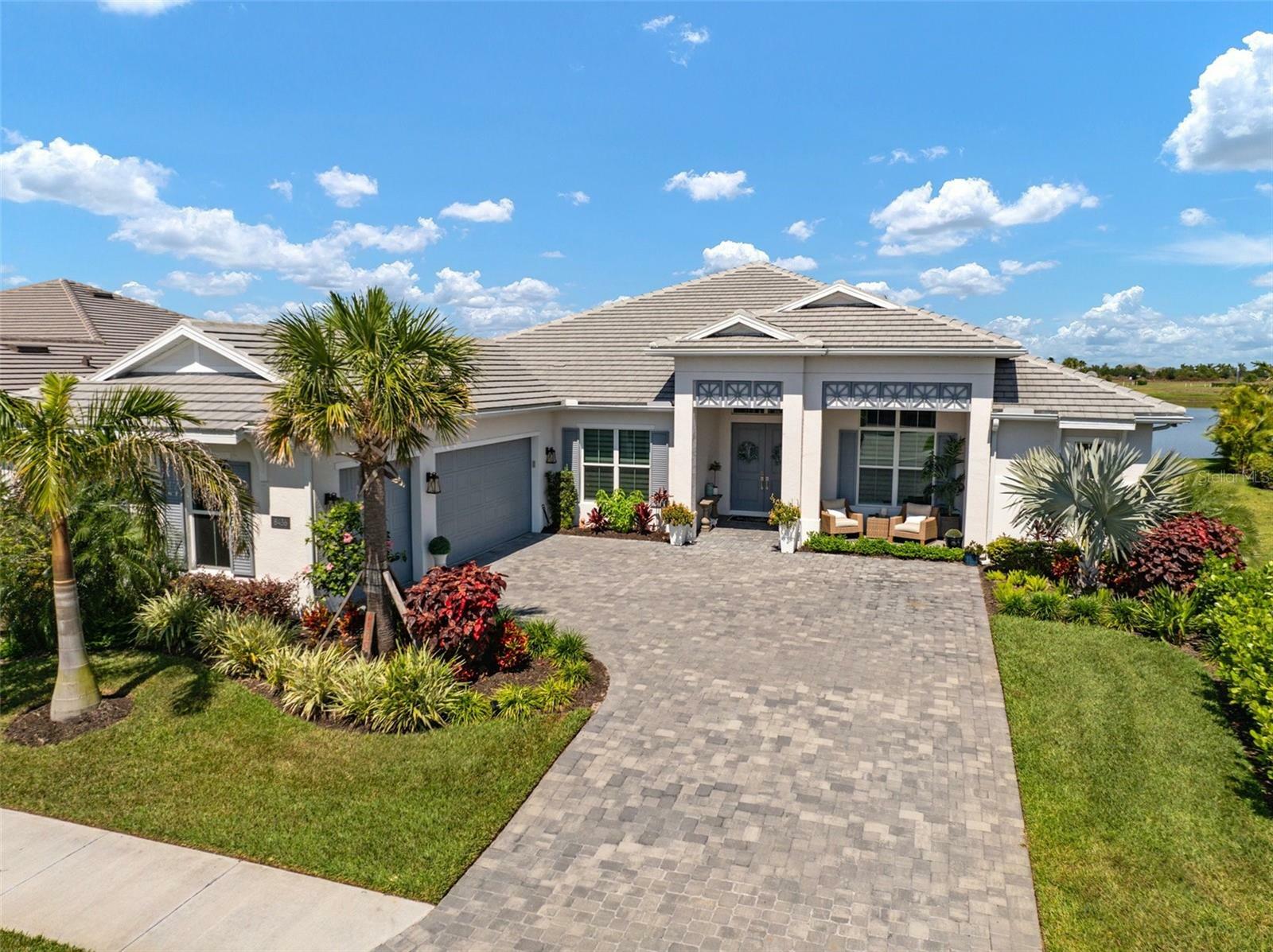 Property Photo:  8436 Cane Bay Court  FL 34202 