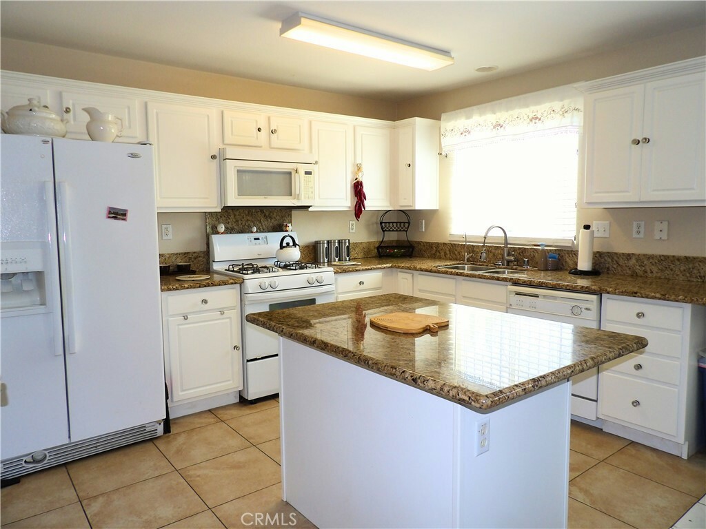 Property Photo:  16021 Papago Place  CA 92394 