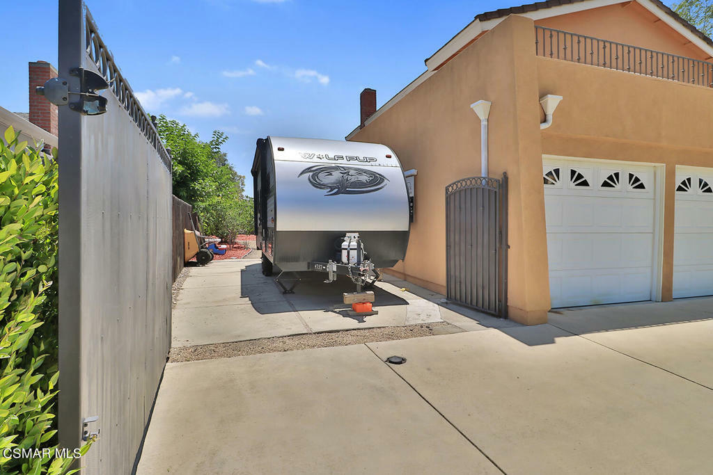 Property Photo:  688 Velarde Drive  CA 91360 