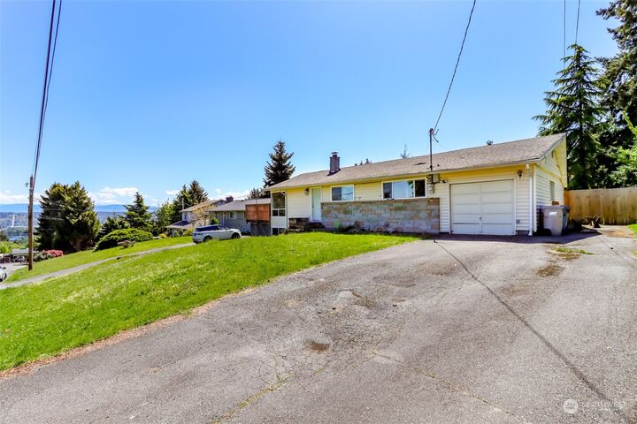 Property Photo:  3931 S 242nd Street  WA 98032 