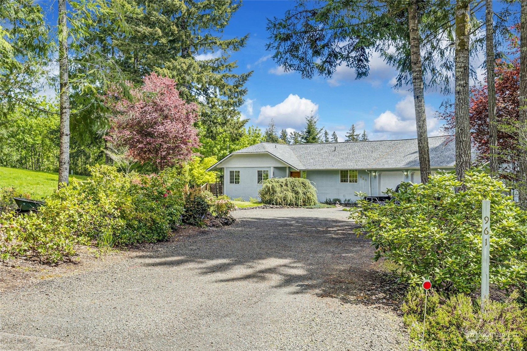 Property Photo:  961 E Wilson Way  WA 98546 