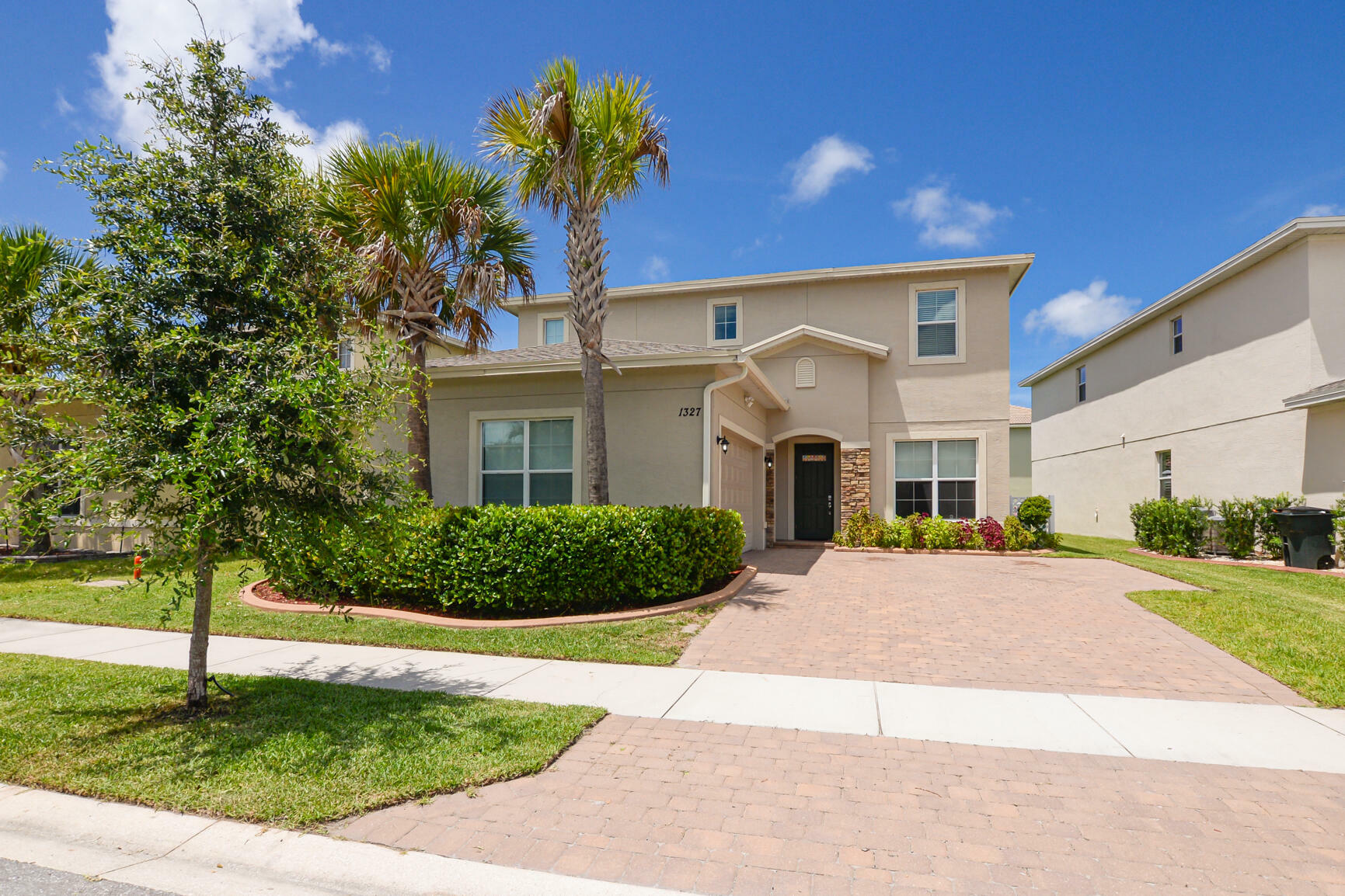 Property Photo:  1327 NW Leonardo Circle  FL 34986 