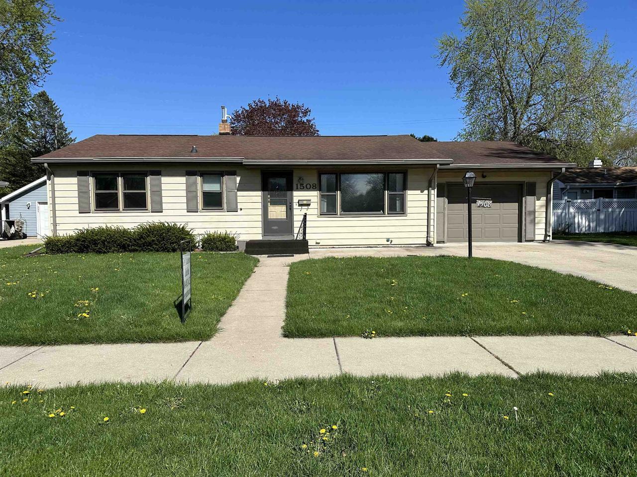 Property Photo:  1508 North Lexington Drive  WI 53545 