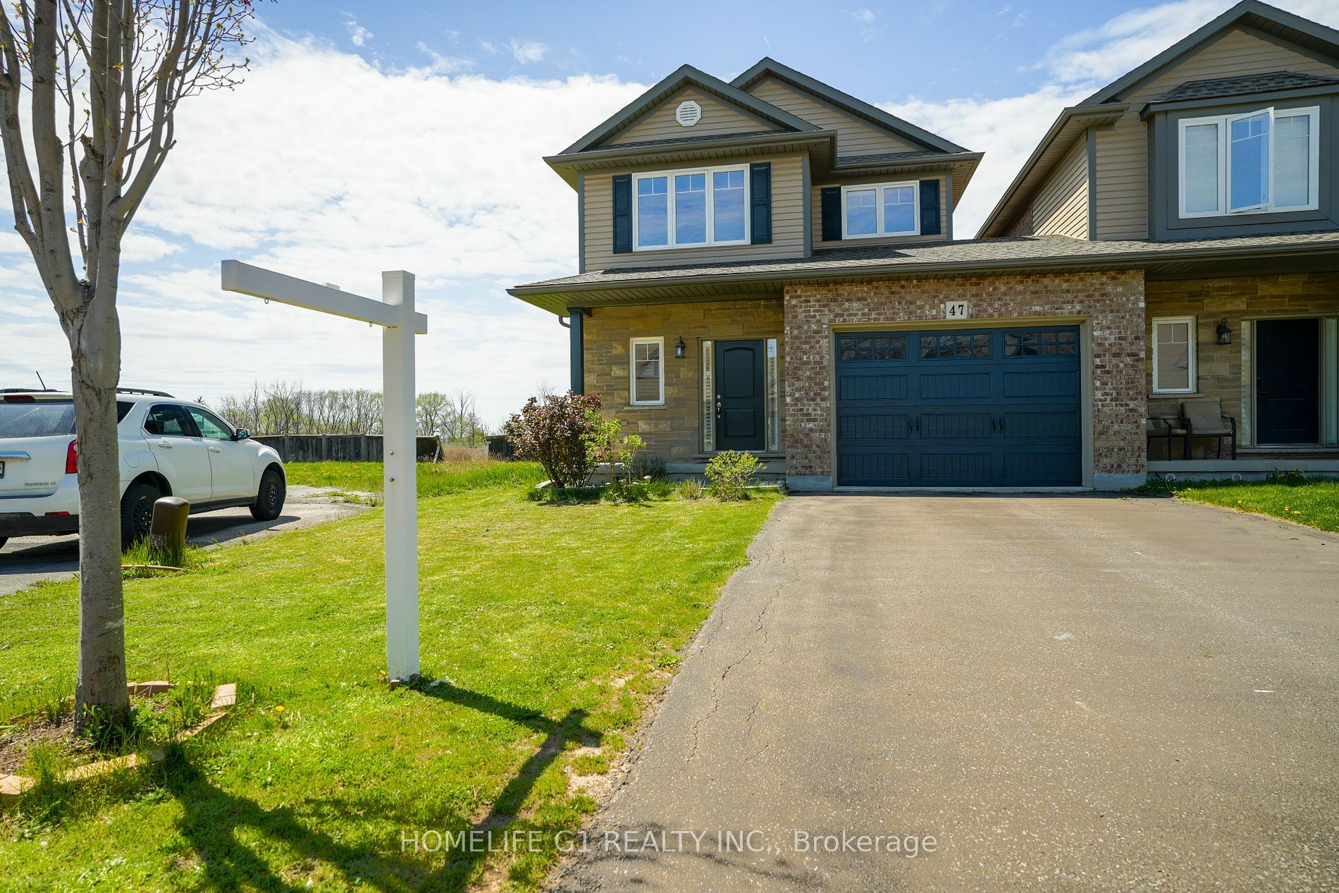 Property Photo:  47 Videl Cres N  ON L2W 0A3 