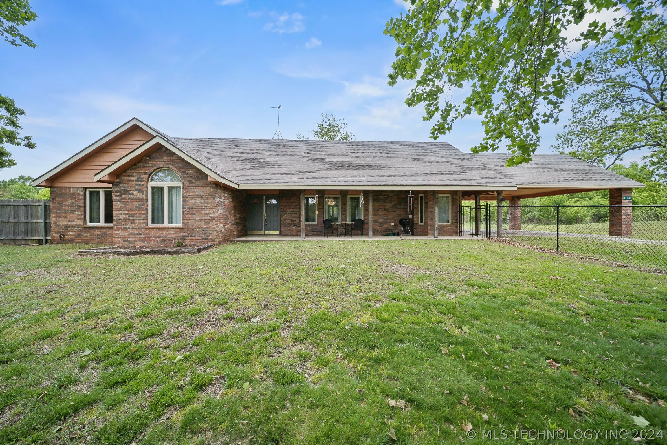 Property Photo:  394669 W 2350 Drive  OK 74051 