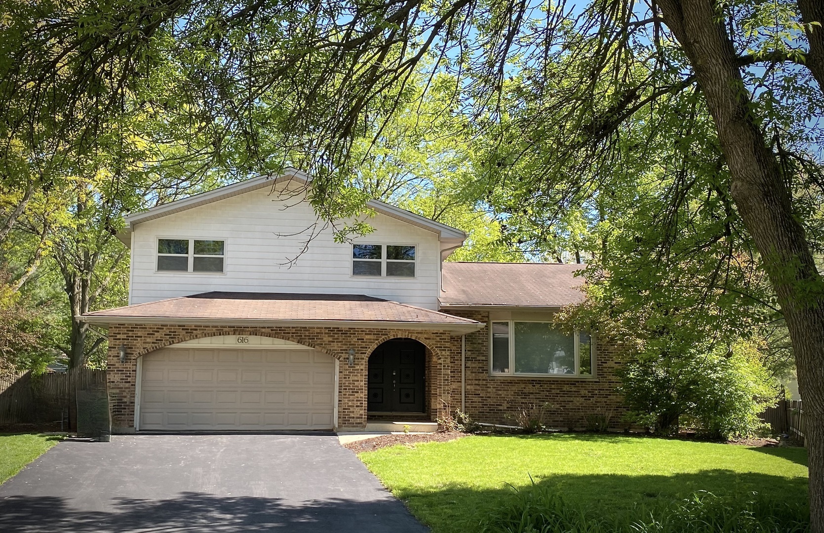 Property Photo:  616 Vicksburg Court  IL 60540 