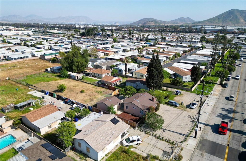 Property Photo:  9983 Palmetto Avenue  CA 92335 