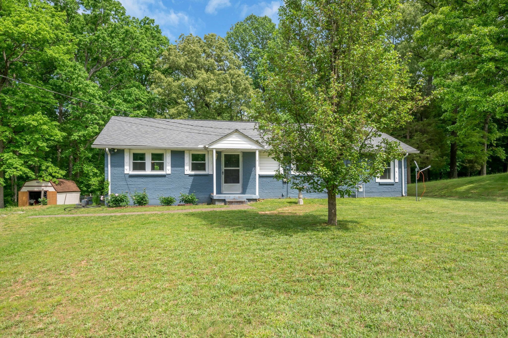Property Photo: 313 Kevin Dr TN 37055