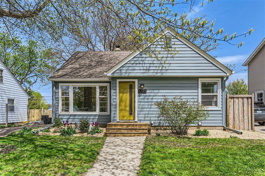 Property Photo: 1723 Montreal Avenue MN 55116