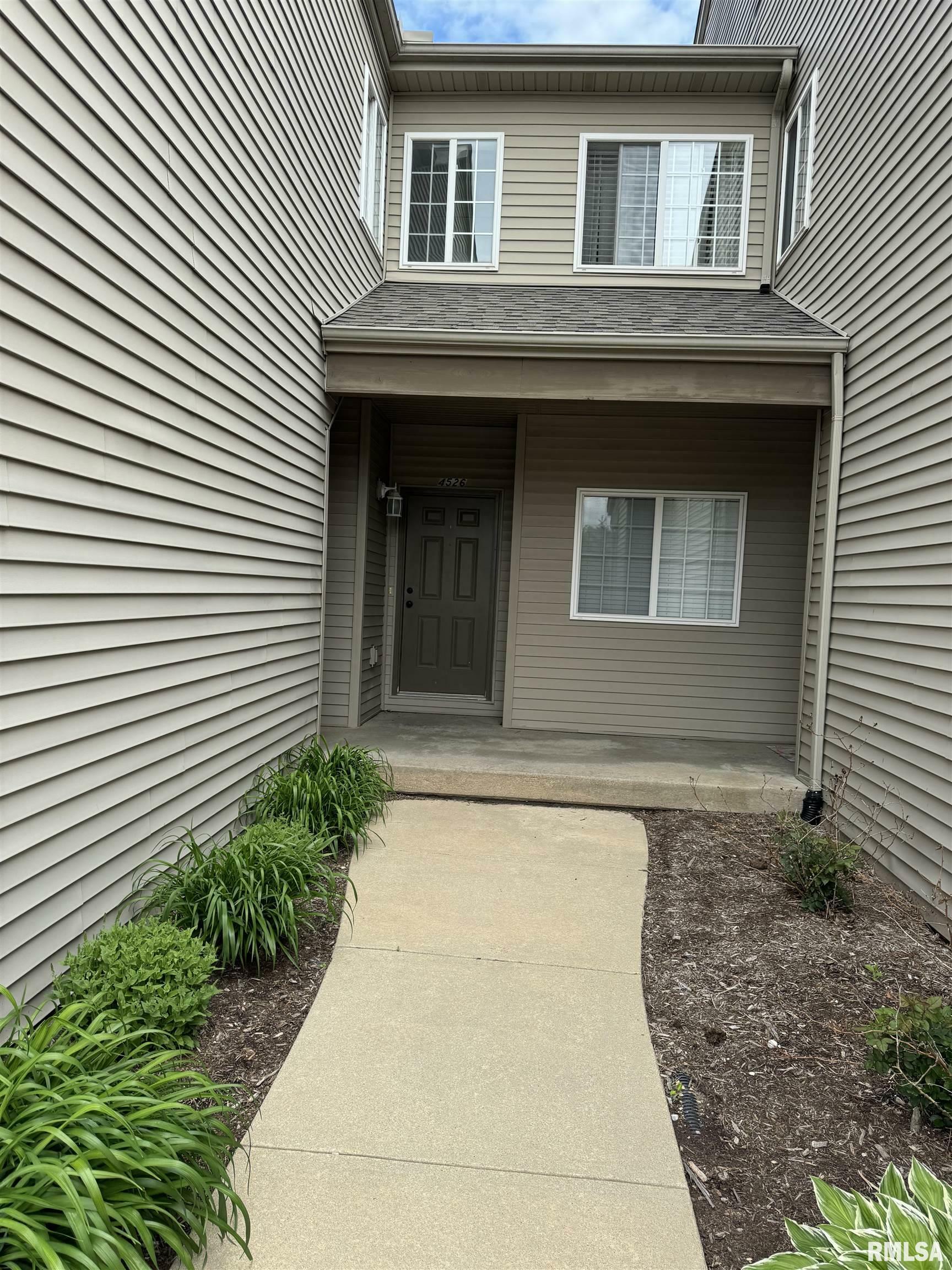 Property Photo: 4526 N Thornhill Drive 206D IL 61615