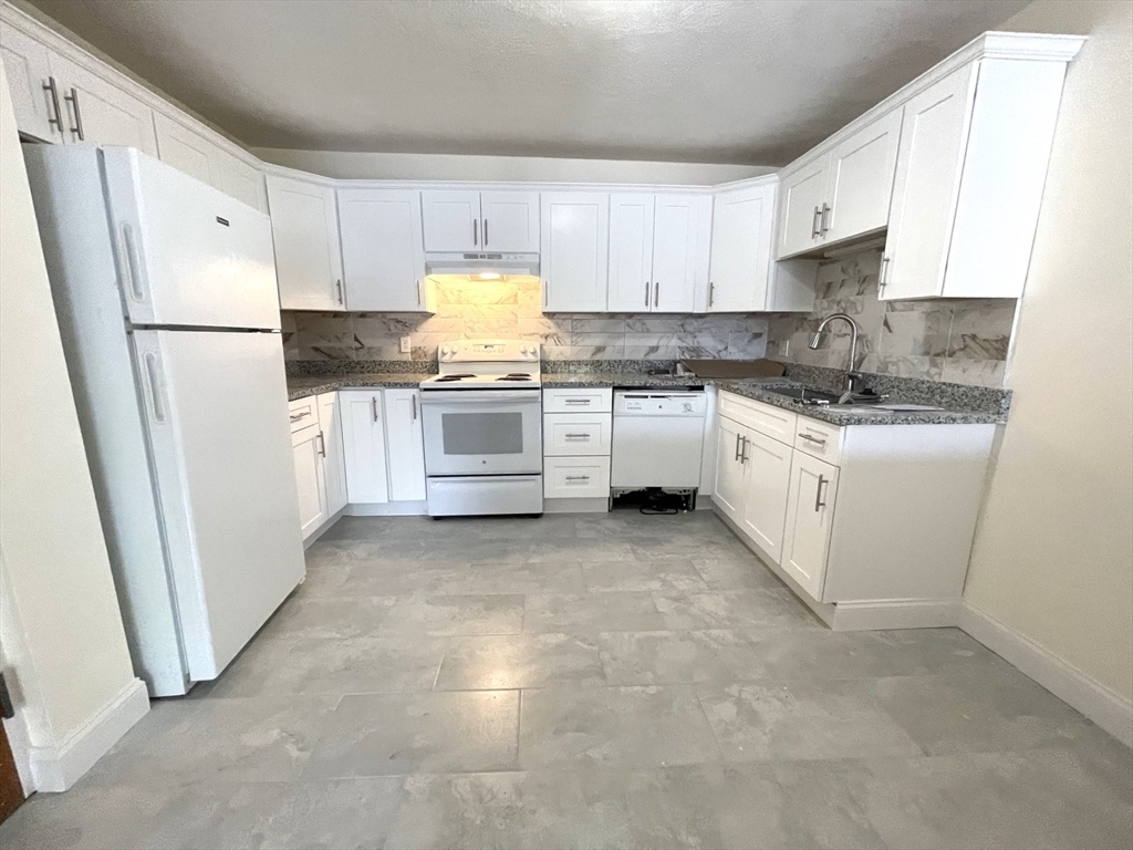 Property Photo: 6 McLean Pl 6 MA 02140