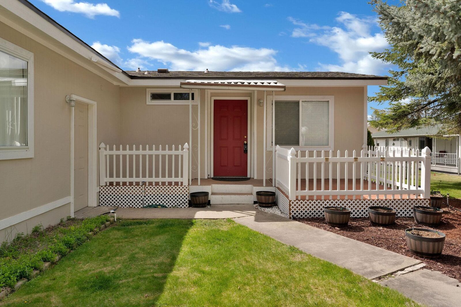 Property Photo:  4202 E Lane Park Rd #20  WA 99021 