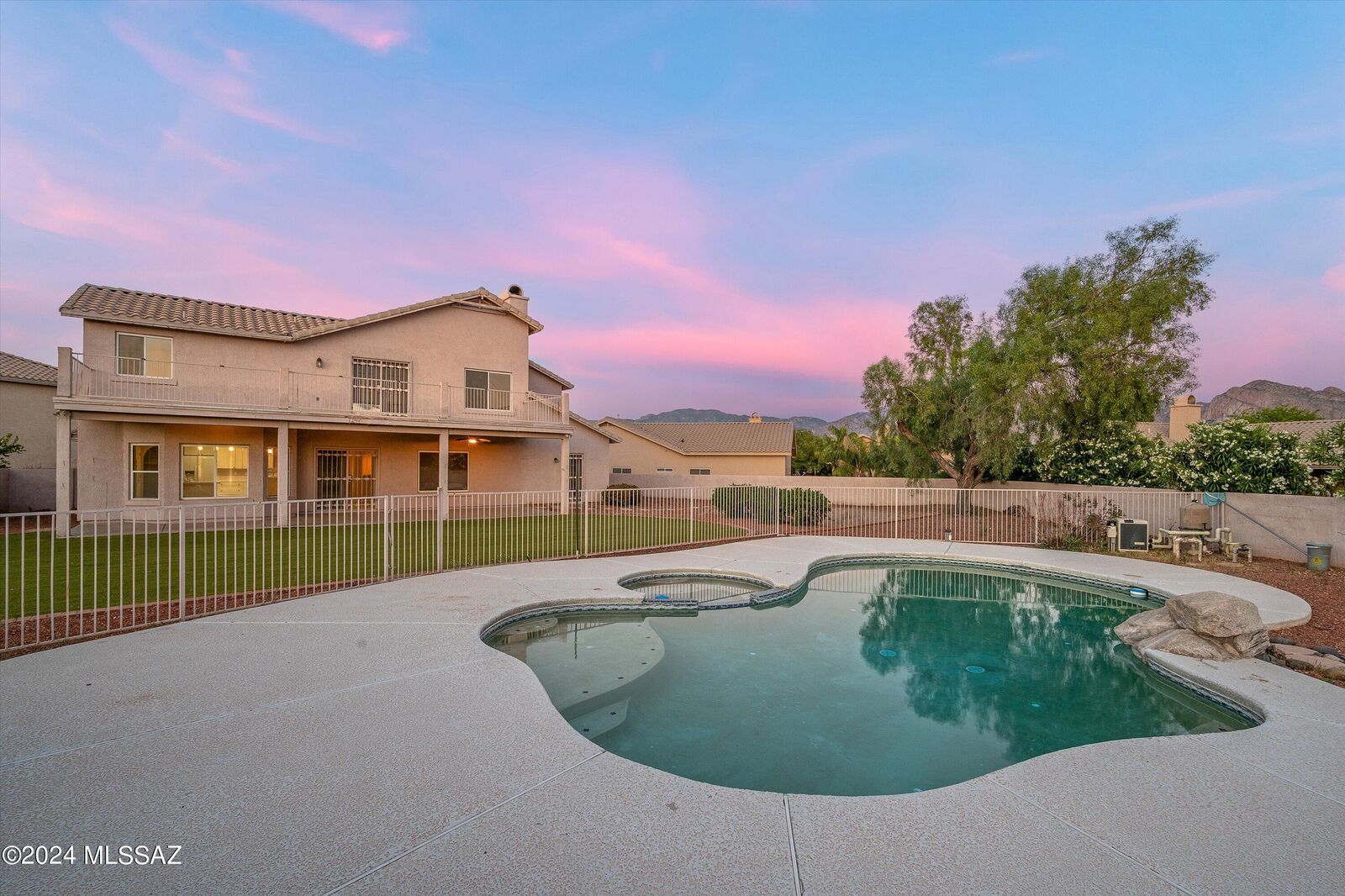 Property Photo: 1737 W Lost Moon Court AZ 85737