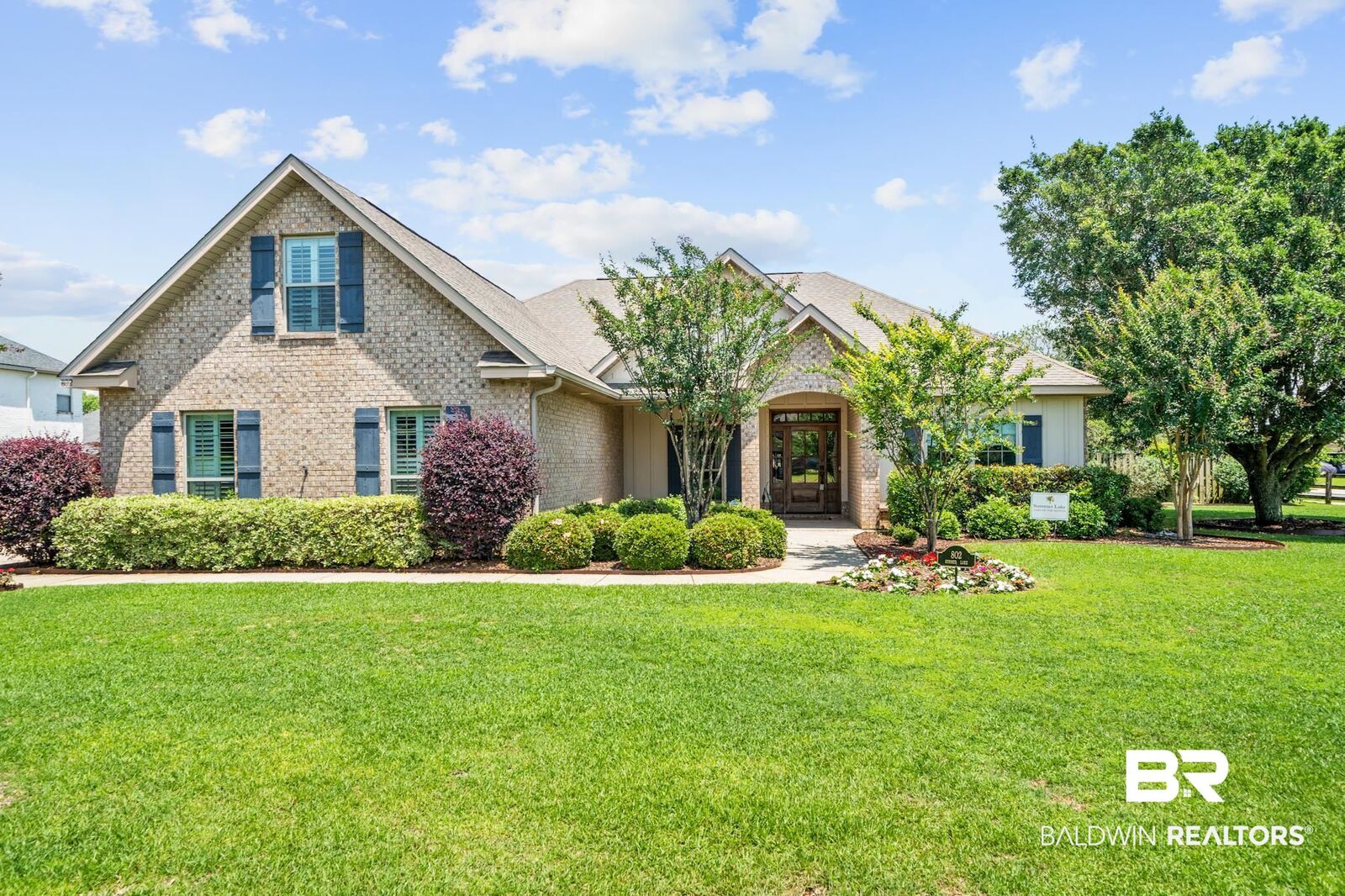 Property Photo:  802 Summer Lake Street  AL 36532 