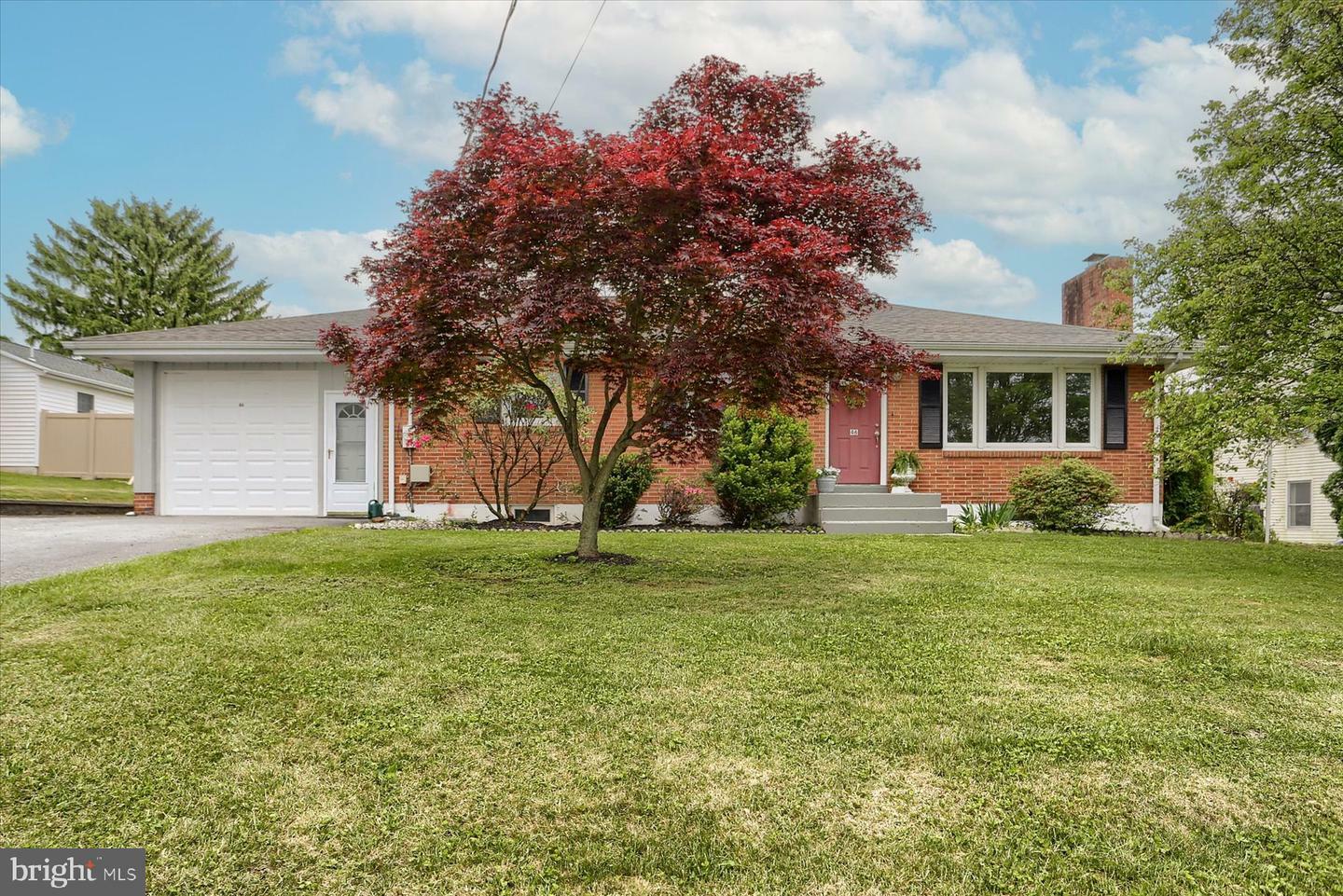 Property Photo:  46 Thomas Street  PA 17036 