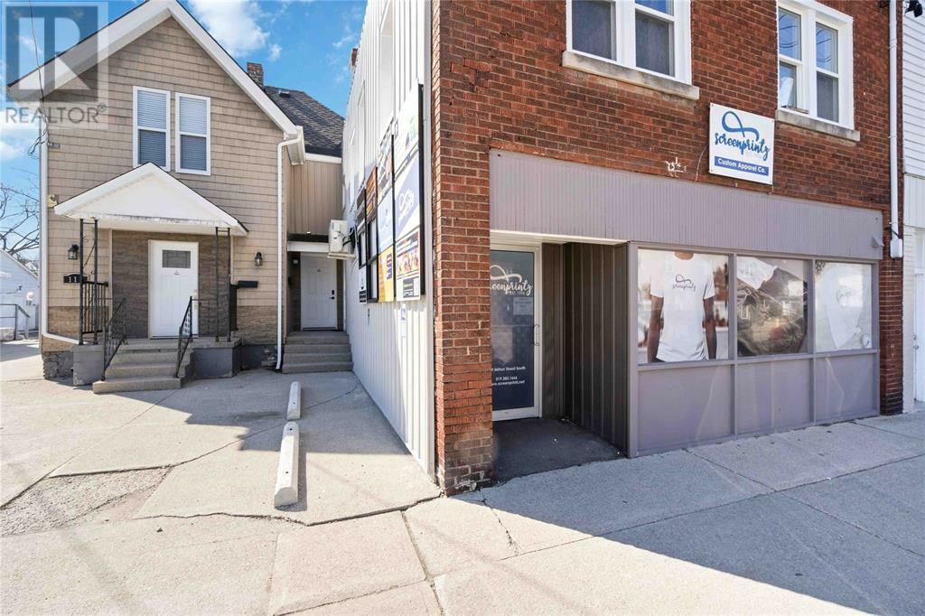 Photo de la propriété:  109-111 Mitton Street South  ON N7T 3C5 