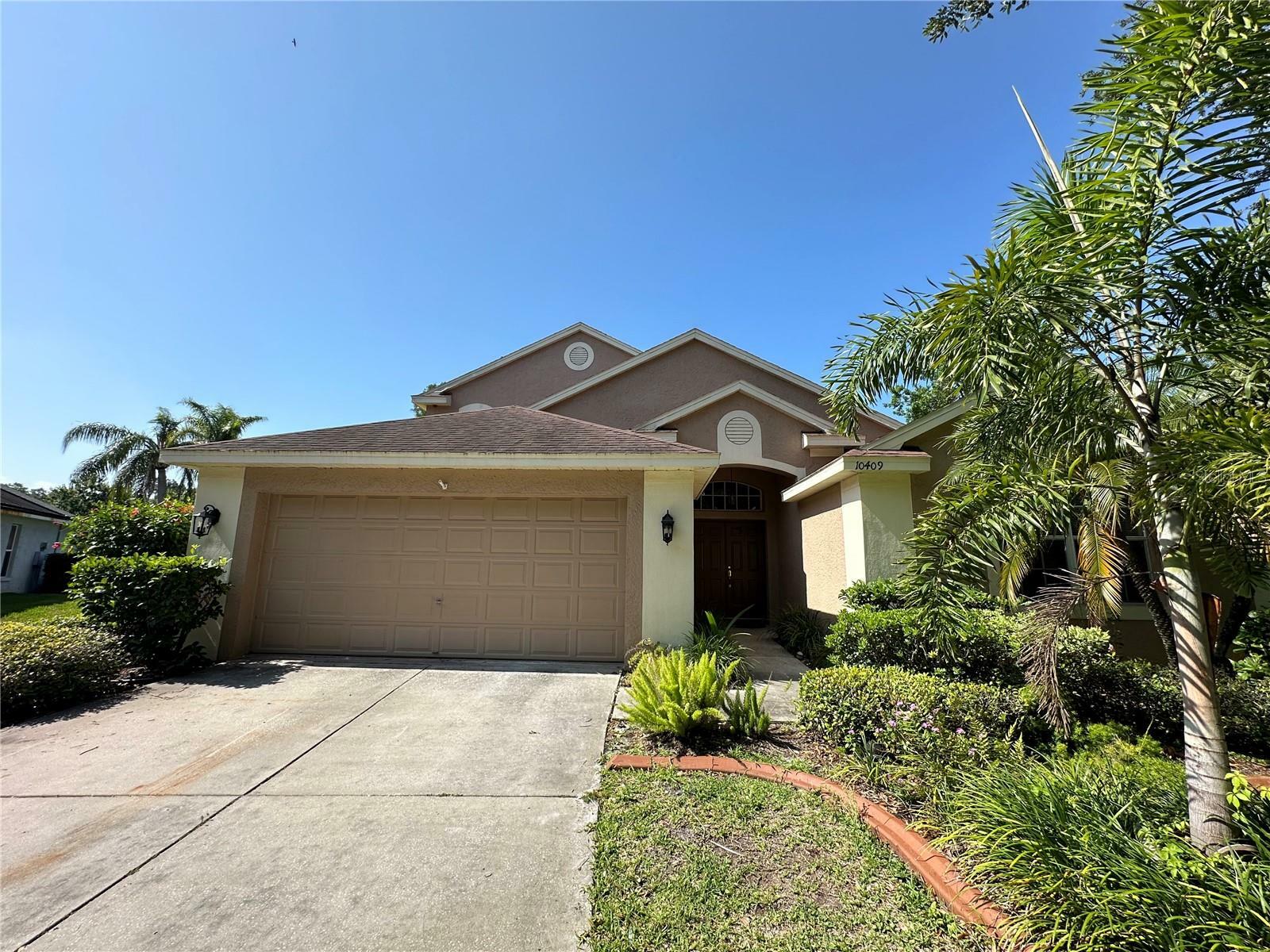 Property Photo:  10409 Lightner Bridge Drive  FL 33626 