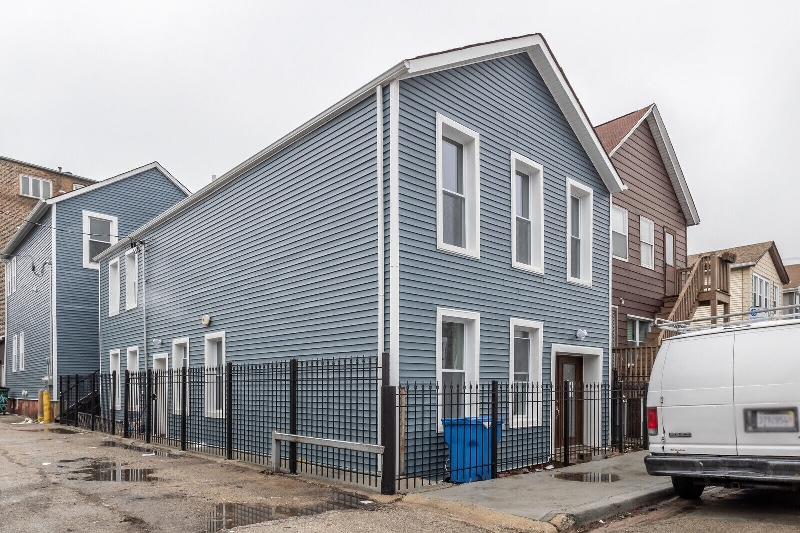 Property Photo: 1013 W 18th Place 2R IL 60608