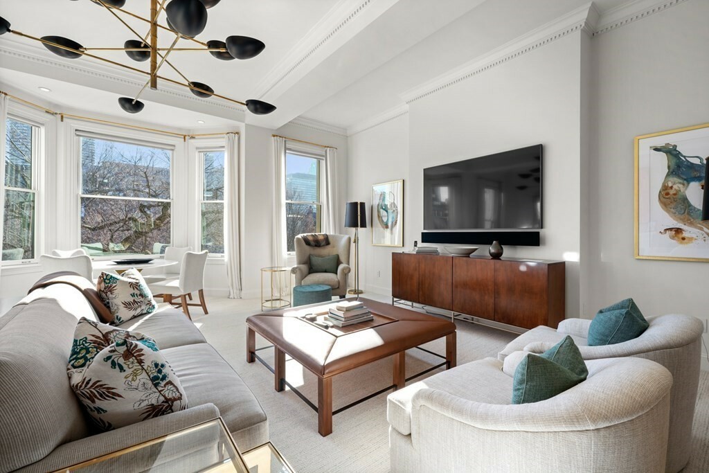 Property Photo: 183 Commonwealth Avenue 4 MA 02116