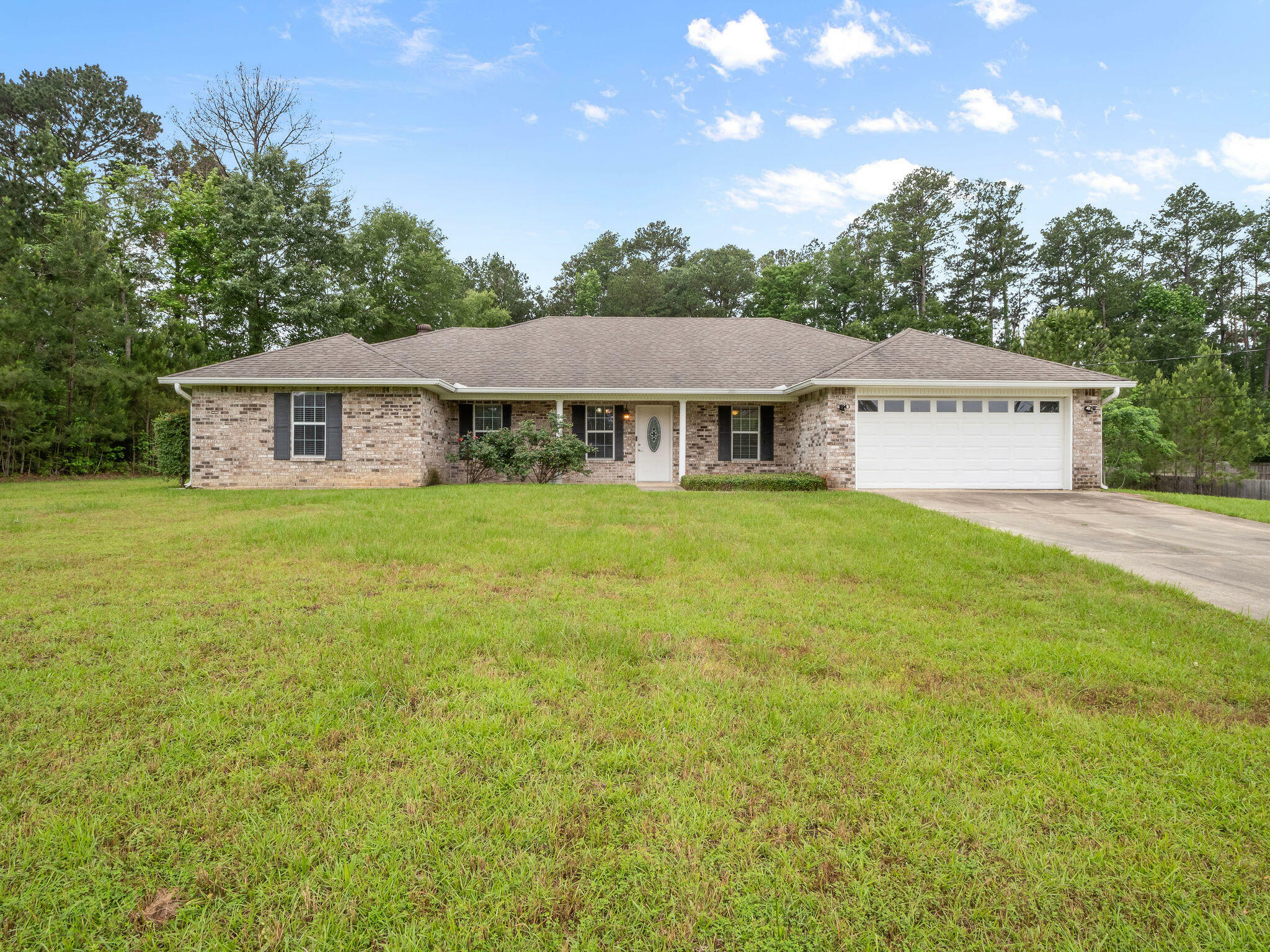 206 Justis  Leesville LA 71446 photo